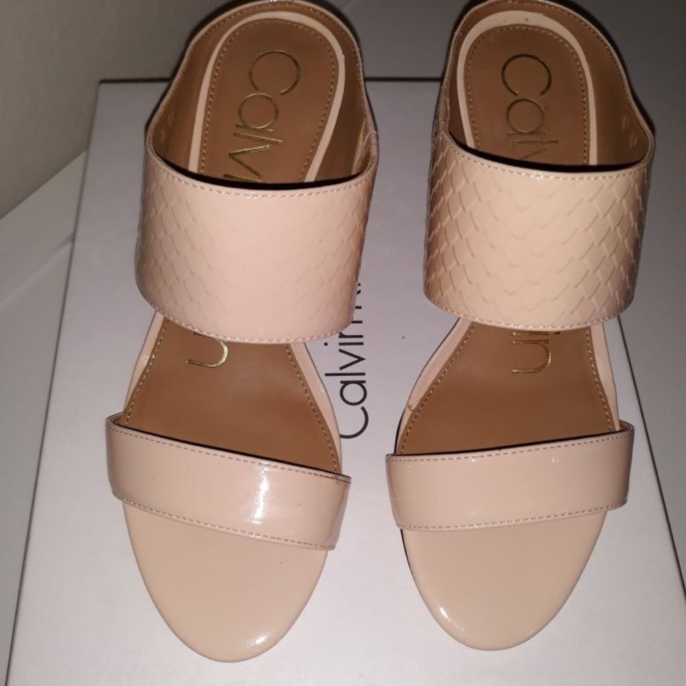 Calvin Klein Cecily - Size 6